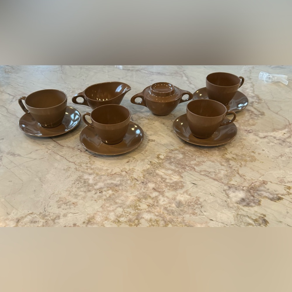 Vintage Melmac Sugar/Creamer and Four Cups/Saucers